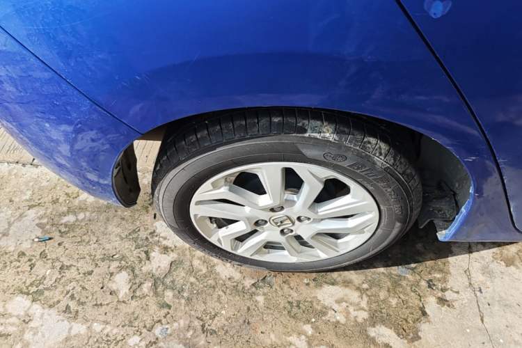Used Honda Fit 2014 1.5L LX CVT Comfort Model Exterior 5