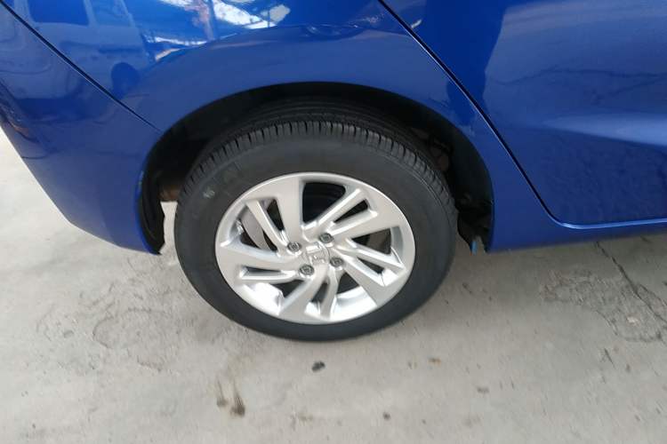 Used Honda Fit 2014 1.5L LX CVT Comfort Model Exterior 8