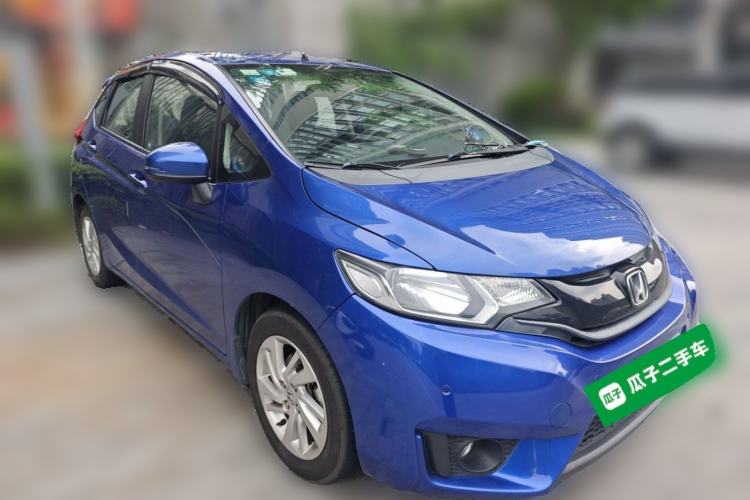 Used Honda Fit 2014 1.5L SE CVT Fashion Model Front Right 45 Deg