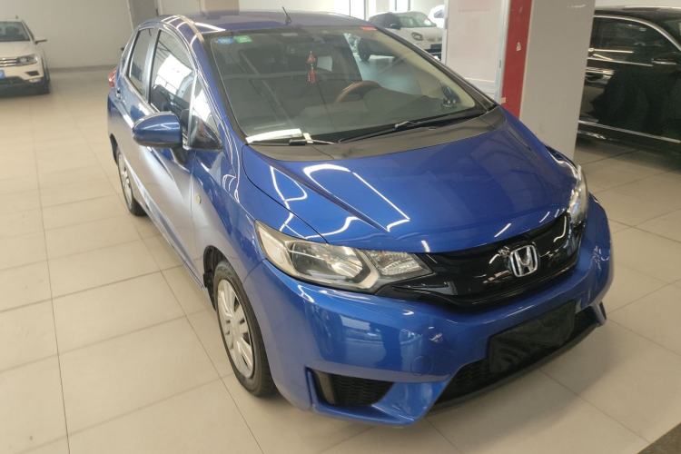 Used Honda Fit 2014 1.5L LX CVT Comfort Model Front Right 45 Deg