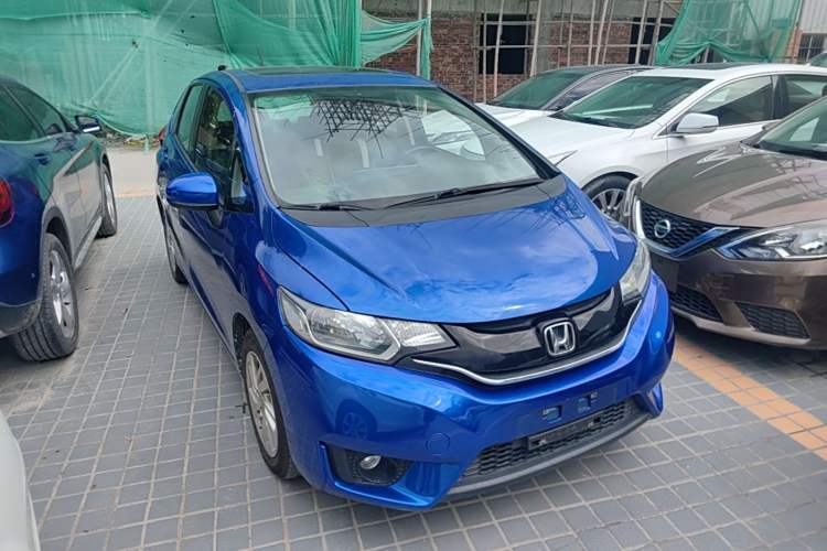 Used Honda Fit 2014 1.5L EXLI CVT Leading Model Front Right 45 Deg