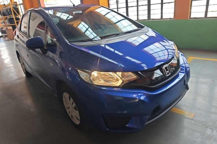 Used Honda Fit 2014 1.5L LX CVT Comfort Model Front Right 45 Deg