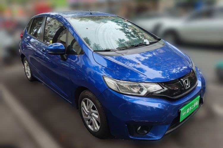 Used Honda Fit 2014 1.5L SE CVT Fashion Model Front Right 45 Deg