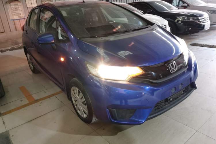 Used Honda Fit 2014 1.5L LX CVT Comfort Model Front Right 45 Deg