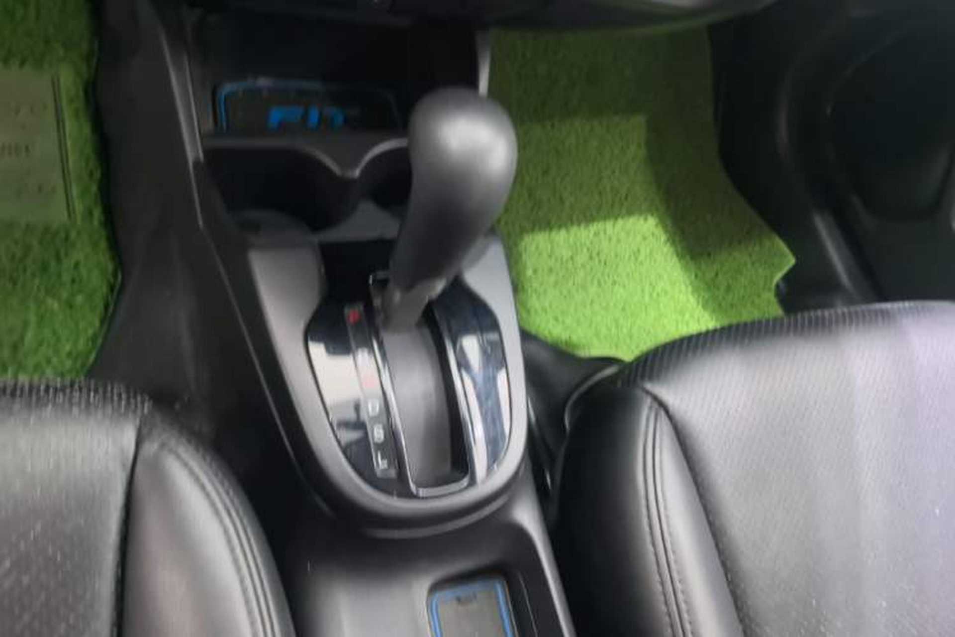 Used Honda Fit 2014 1.5L LX CVT Comfort Model Gear Lever