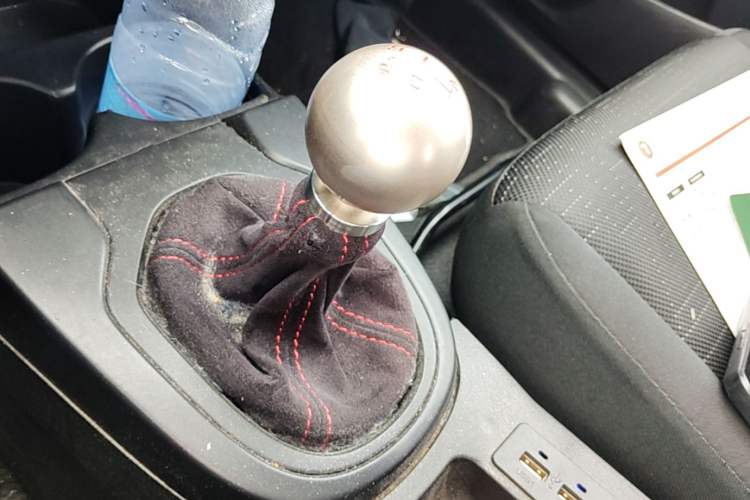 Used Honda Fit 2014 1.5L LX Manual Comfort Model Gear Lever