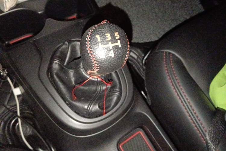 Used Honda Fit 2014 1.5L LX Manual Comfort Model Gear Lever