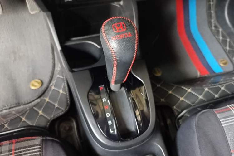Used Honda Fit 2014 1.5L LX CVT Comfort Model Gear Lever