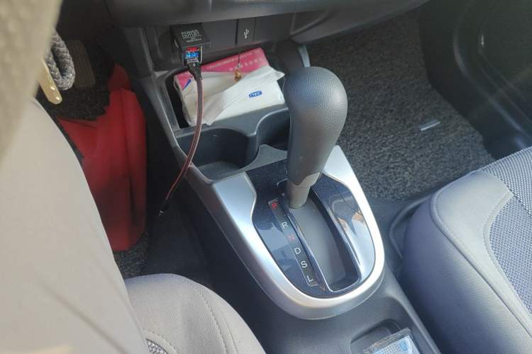 Used Honda Fit 2014 1.5L SE CVT Fashion Model Gear Lever