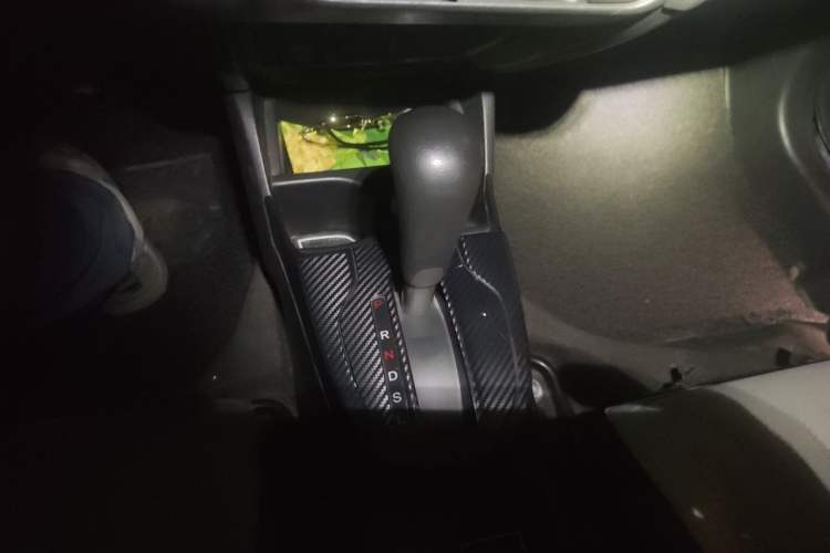 Used Honda Fit 2014 1.5L LX Manual Comfort Model Gear Lever