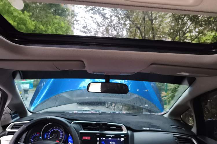 Used Honda Fit 2014 1.5L EX CVT Elite Model Headliner