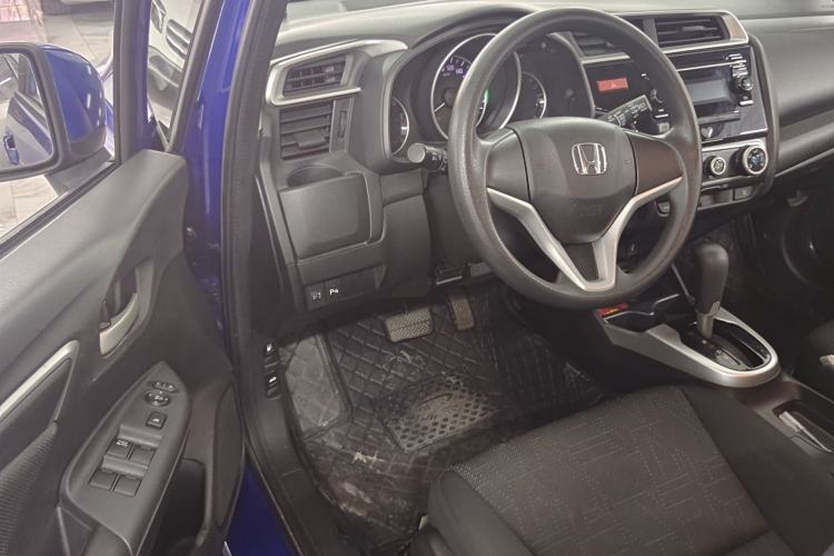 Used Honda Fit 2014 1.5L SE CVT Fashion Model Interior 2