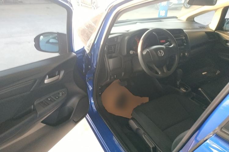 Used Honda Fit 2014 1.5L LX CVT Comfort Model Interior 3