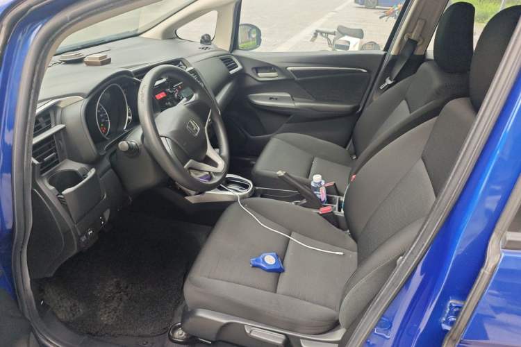 Used Honda Fit 2014 1.5L SE CVT Fashion Model Left Front Seat