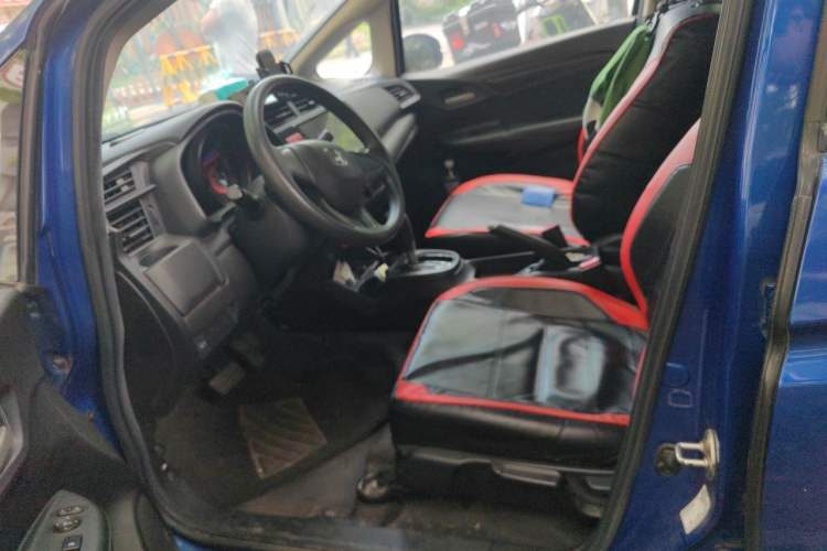 Used Honda Fit 2014 1.5L LX CVT Comfort Model Left Front Seat