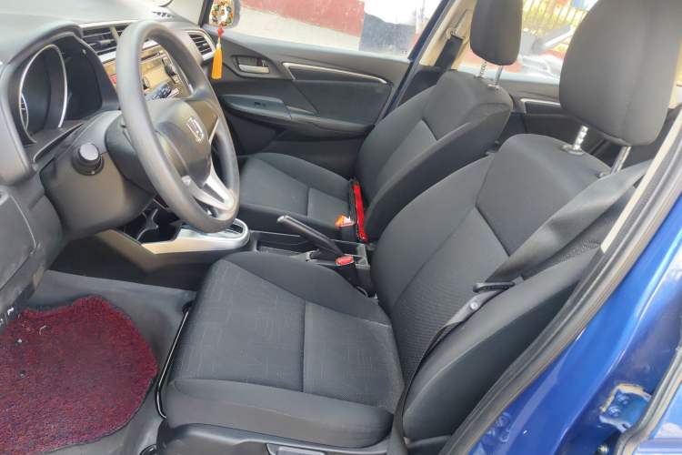 Used Honda Fit 2014 1.5L SE CVT Fashion Model Left Front Seat