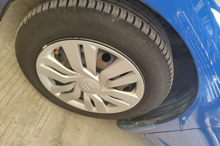 Used Honda Fit 2014 1.5L LX CVT Comfort Model Left Front Wheel Hub
