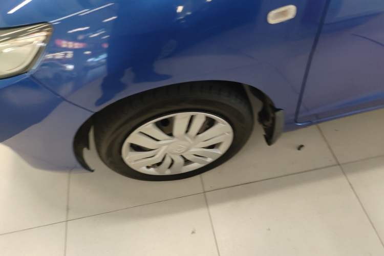 Used Honda Fit 2014 1.5L LX CVT Comfort Model Left Front Wheel Hub