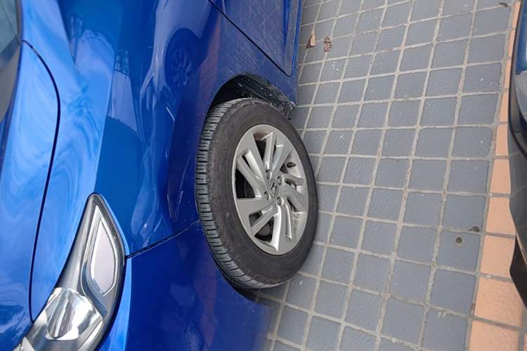 Used Honda Fit 2014 1.5L EXLI CVT Leading Model Left Front Wheel Hub