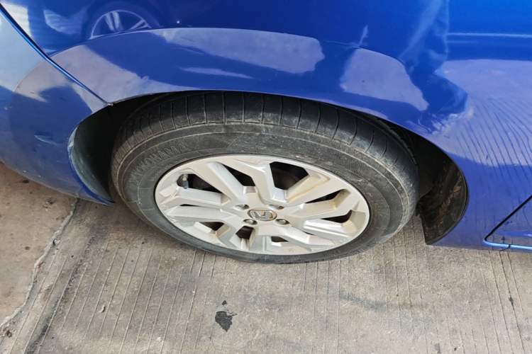 Used Honda Fit 2014 1.5L LX CVT Comfort Model Left Front Wheel Hub