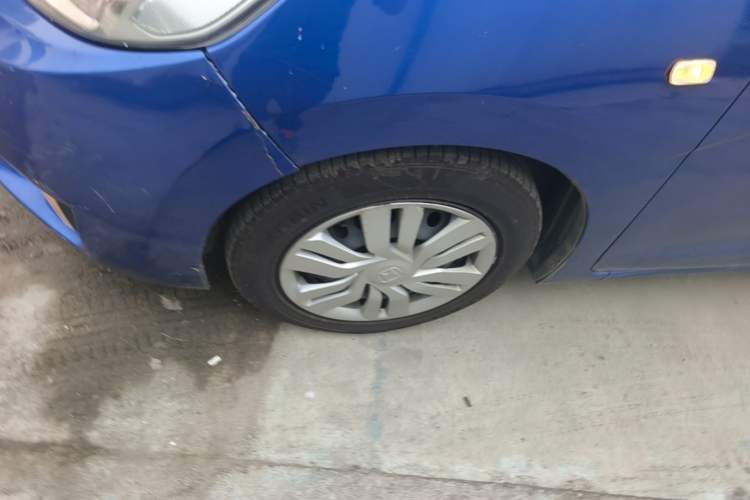 Used Honda Fit 2014 1.5L LX CVT Comfort Model Left Front Wheel Hub