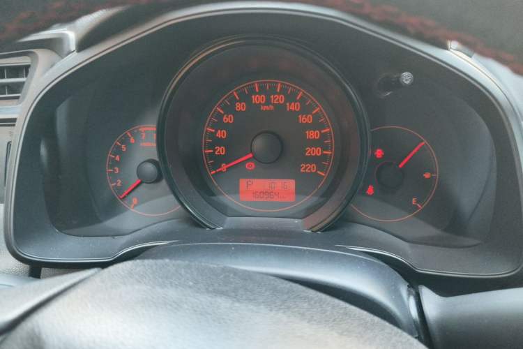 Used Honda Fit 2014 1.5L LX CVT Comfort Model Odometer Close Up