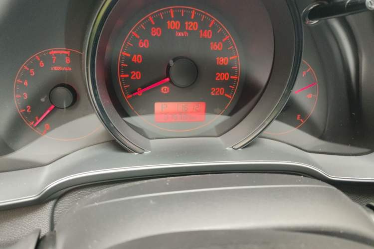 Used Honda Fit 2014 1.5L LX CVT Comfort Model Odometer Close Up
