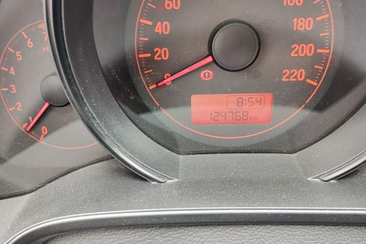 Used Honda Fit 2014 1.5L LX Manual Comfort Model Odometer Close Up