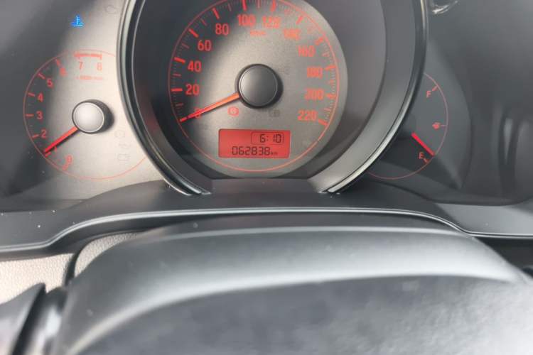 Used Honda Fit 2014 1.5L LX Manual Comfort Model Odometer Close Up