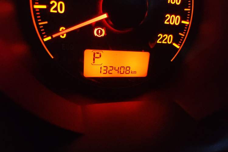 Used Honda Fit 2014 1.5L LX CVT Comfort Model Odometer Close Up