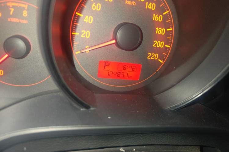 Used Honda Fit 2014 1.5L LX CVT Comfort Model Odometer Close Up