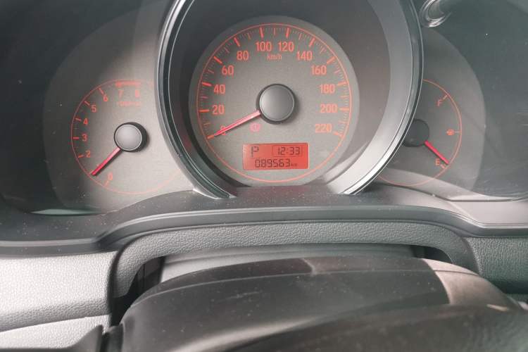 Used Honda Fit 2014 1.5L LX CVT Comfort Model Odometer Close Up