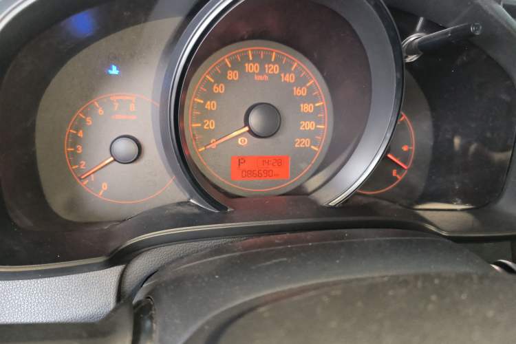 Used Honda Fit 2014 1.5L LX CVT Comfort Model Odometer Close Up