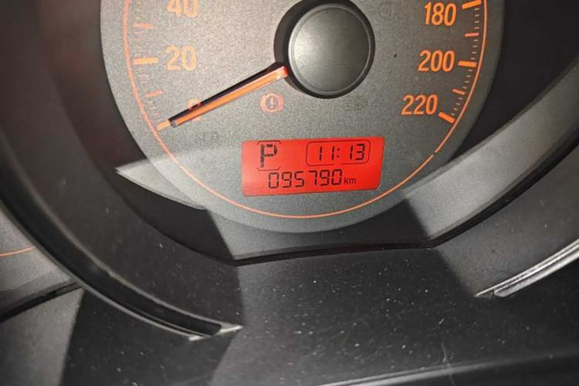 Used Honda Fit 2014 1.5L LX CVT Comfort Model Odometer Close Up