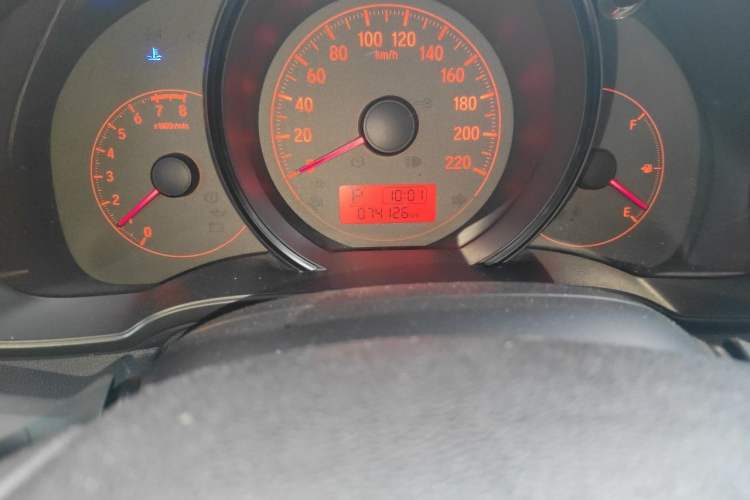 Used Honda Fit 2014 1.5L LX CVT Comfort Model Odometer Close Up