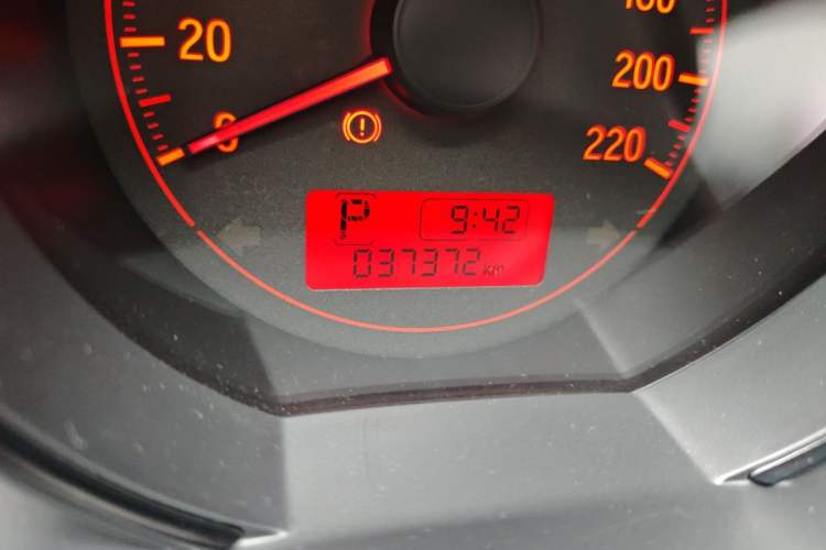 Used Honda Fit 2014 1.5L LX CVT Comfort Model Odometer Close Up