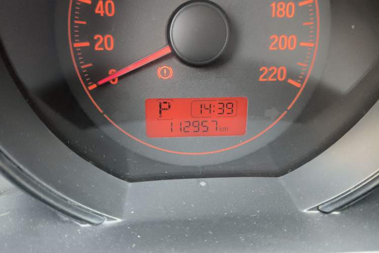 Used Honda Fit 2014 1.5L LX CVT Comfort Model Odometer Close Up