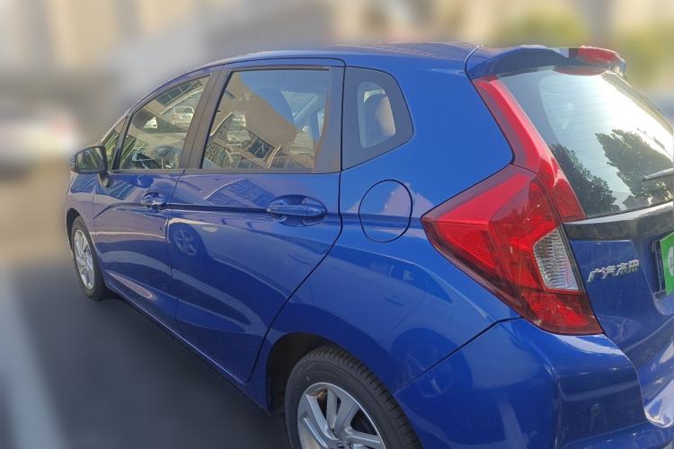 Used Honda Fit 2014 1.5L SE CVT Fashion Model Rear Left 45 Deg