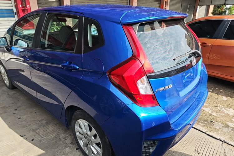 Used Honda Fit 2014 1.5L LX CVT Comfort Model Rear Left 45 Deg