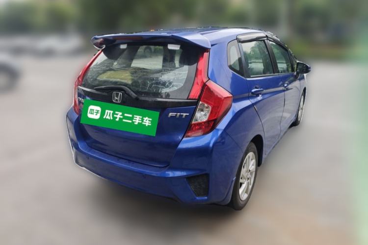 Used Honda Fit 2014 1.5L SE CVT Fashion Model Rear Right 45 Deg