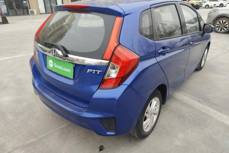 Used Honda Fit 2014 1.5L EX CVT Elite Model Rear Right 45 Deg