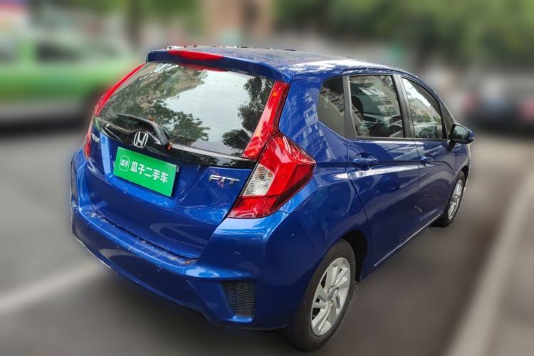 Used Honda Fit 2014 1.5L SE CVT Fashion Model Rear Right 45 Deg