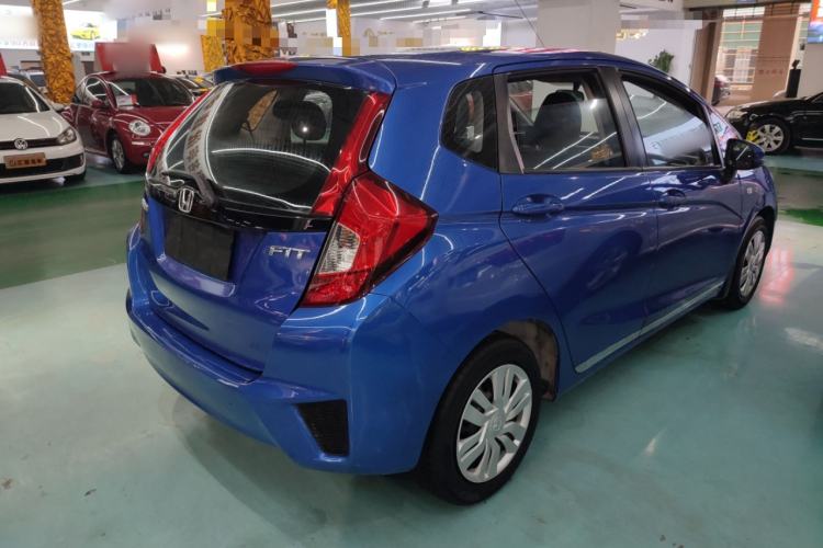 Used Honda Fit 2014 1.5L LX CVT Comfort Model Rear Right 45 Deg