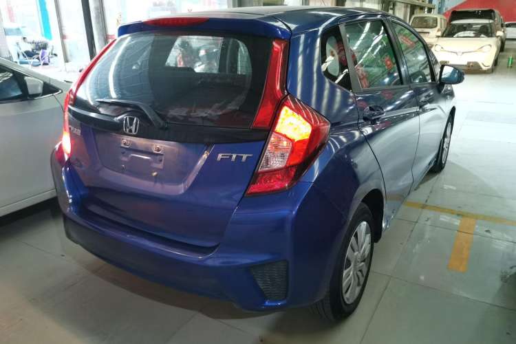 Used Honda Fit 2014 1.5L LX CVT Comfort Model Rear Right 45 Deg