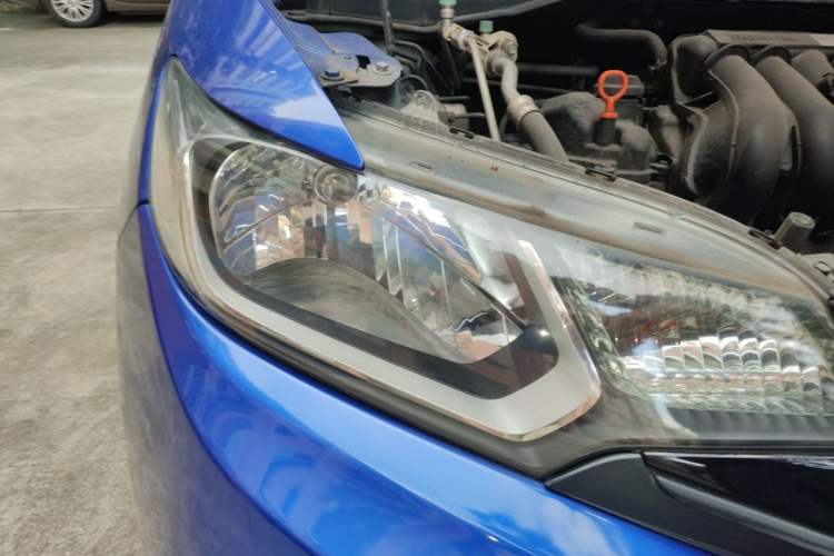 Used Honda Fit 2014 1.5L LX CVT Comfort Model Right Front Headlight