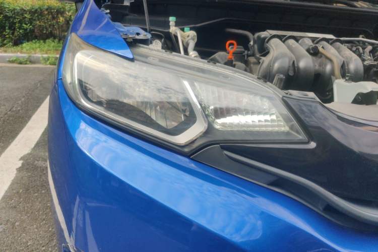 Used Honda Fit 2014 1.5L LX Manual Comfort Model Right Front Headlight