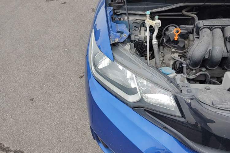Used Honda Fit 2014 1.5L LX Manual Comfort Model Right Front Headlight