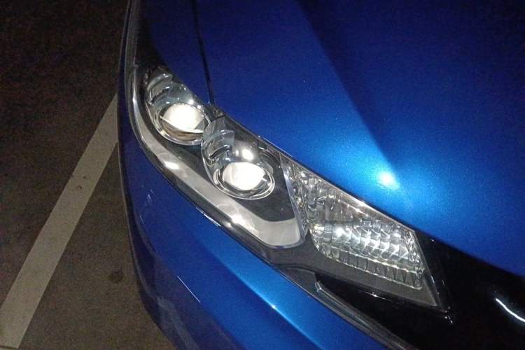 Used Honda Fit 2014 1.5L LX Manual Comfort Model Right Front Headlight