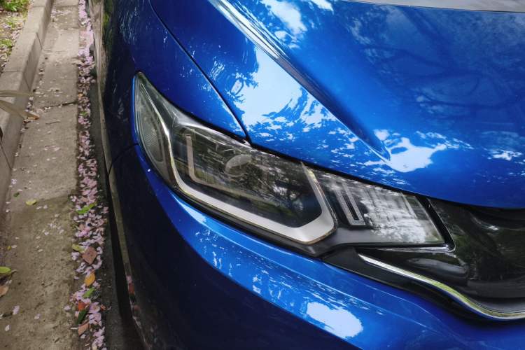 Used Honda Fit 2014 1.5L EX CVT Elite Model Right Front Headlight