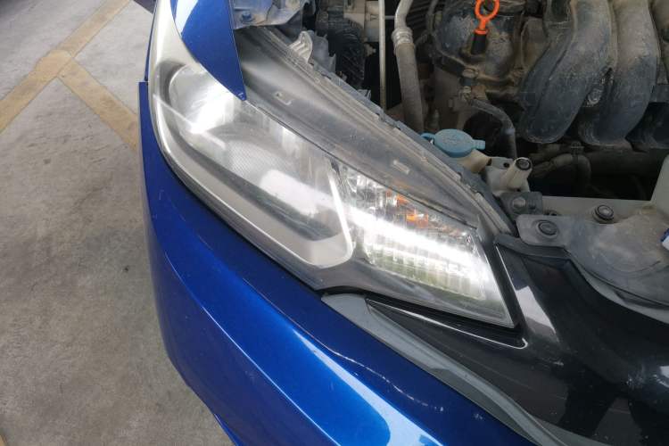Used Honda Fit 2014 1.5L LX CVT Comfort Model Right Front Headlight